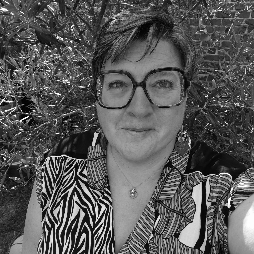 JULIE MORANVAL